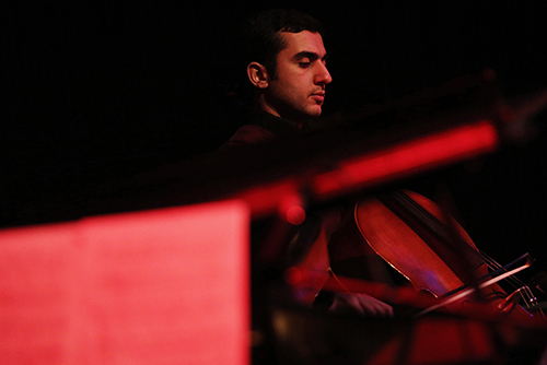 گزارش تصویری کنسرت حجت اشرف زاده در برج آزادی – عکاس: علی حدادی اصل