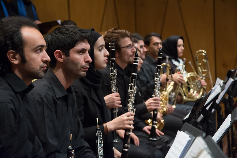 گزارش تصویری کنسرت ارکستر فیلارمونیک کردستان به رهبری مهدی احمدی، تالار رودکی – عکاس: امیر محنتی