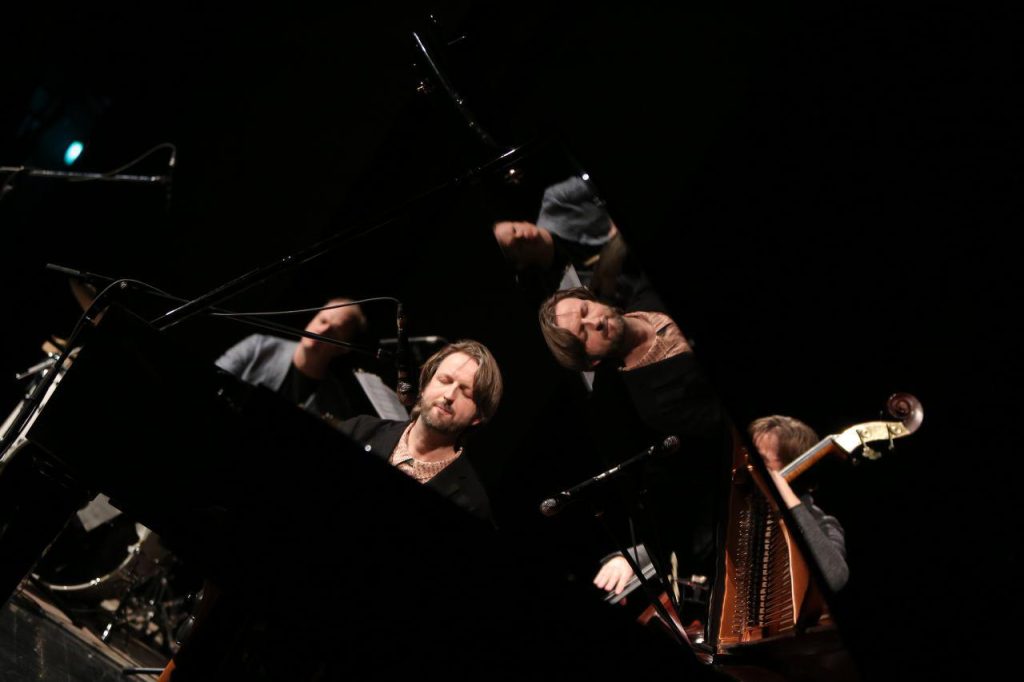 گزارش تصویری کنسرت تریوی رامبرانت (هلند) و حسام اینانلو در تالار وحدت – عکاس: حسین حاجی بابایی