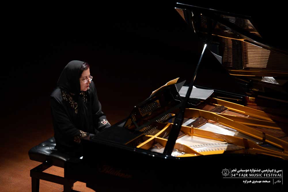 گزارش تصویری کنسرت تکنوازی پیانو – آرپینه ایسرائیلیان در اولین شب سی و چهارمین جشنواره موسیقی فجر
