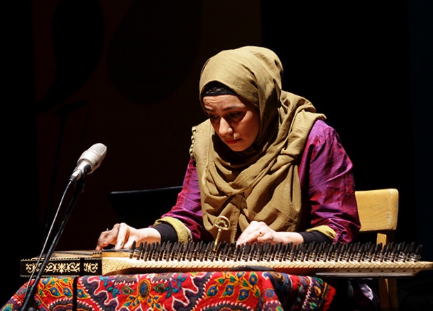 در سی و چهارمین جشنواره موسیقی فجر برگزار می شود : دونوازی قانون و تنبک پریچهر خواجه و فرهاد صفری