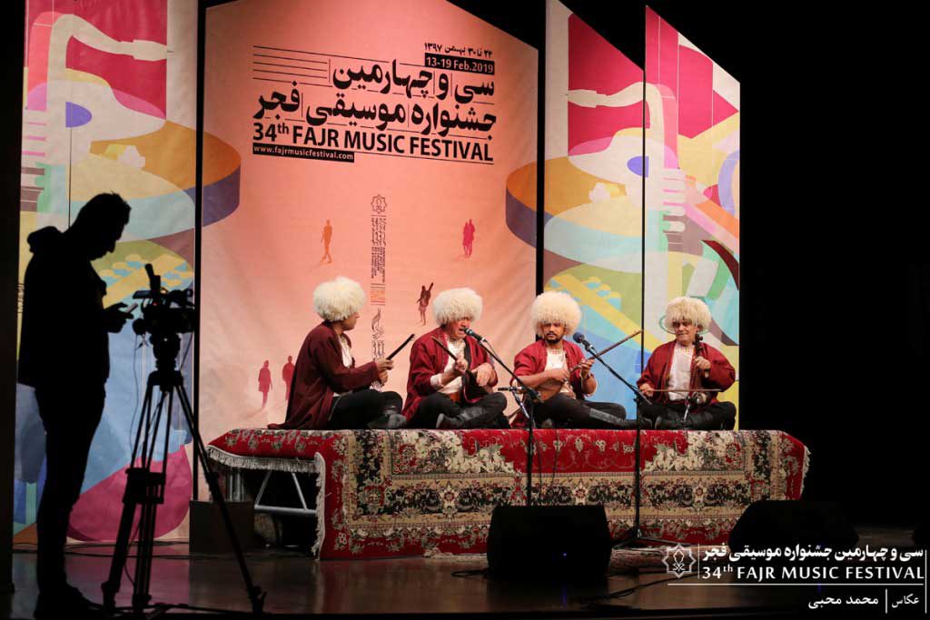 گزارش تصویری اجرای برنامه تکنوازی دوتار قوچان/ علی غلامرضا آلمه جوق – گروه چاغابخشی/ ترکمن (حمید کم)