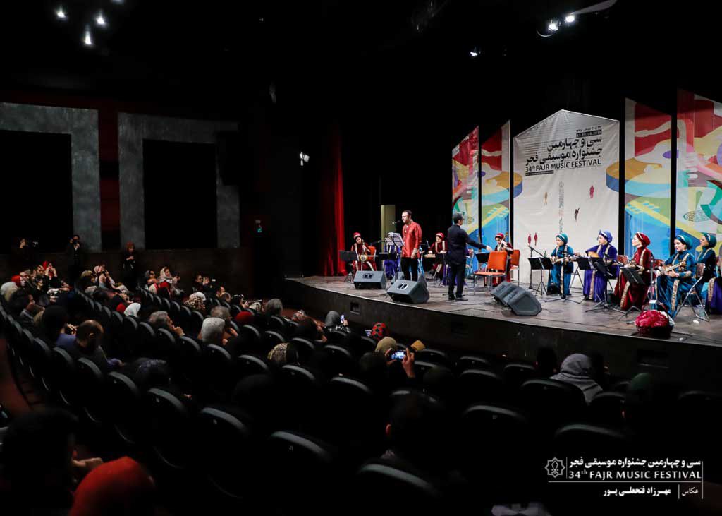گزارش تصویری اجرای گروه خنیاگران مهر -ایوان شمس (روز چهارم)