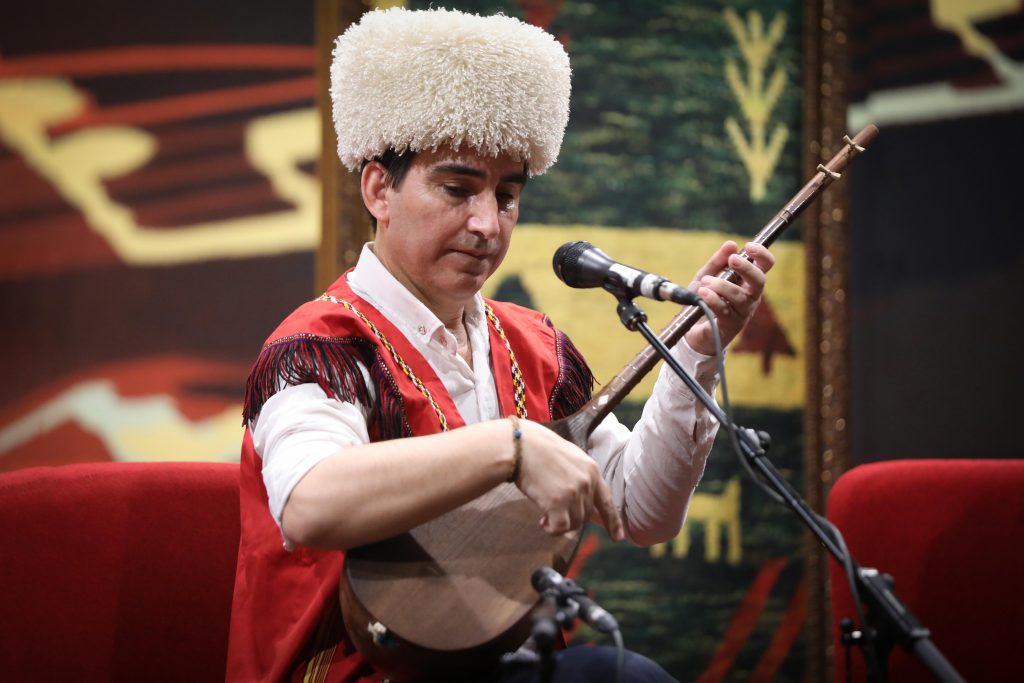 اجرای آیریتین(بندر ترکمن)/سی و ششمین جشنواره موسیقی فجر