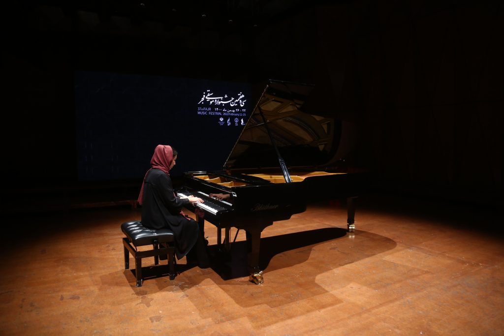اجرای منظومه یادها(ربکا آوشقیان)در سی و هفتمین جشنواره موسیقی فجر