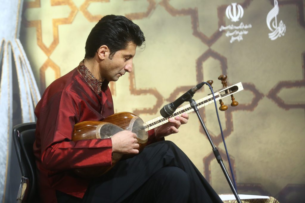 شب غلامحسین بیگجه خانی در سی و هفتمین جشنواره موسیقی فجر