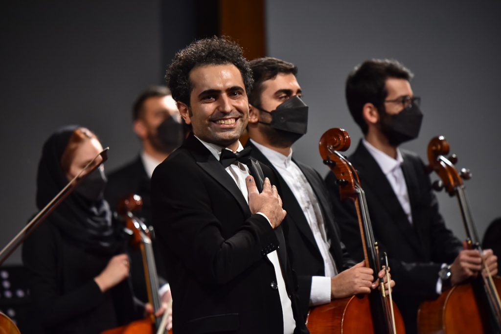 اجرای ارکستر پارسوآ در سی و هفتمین جشنواره موسیقی فجر