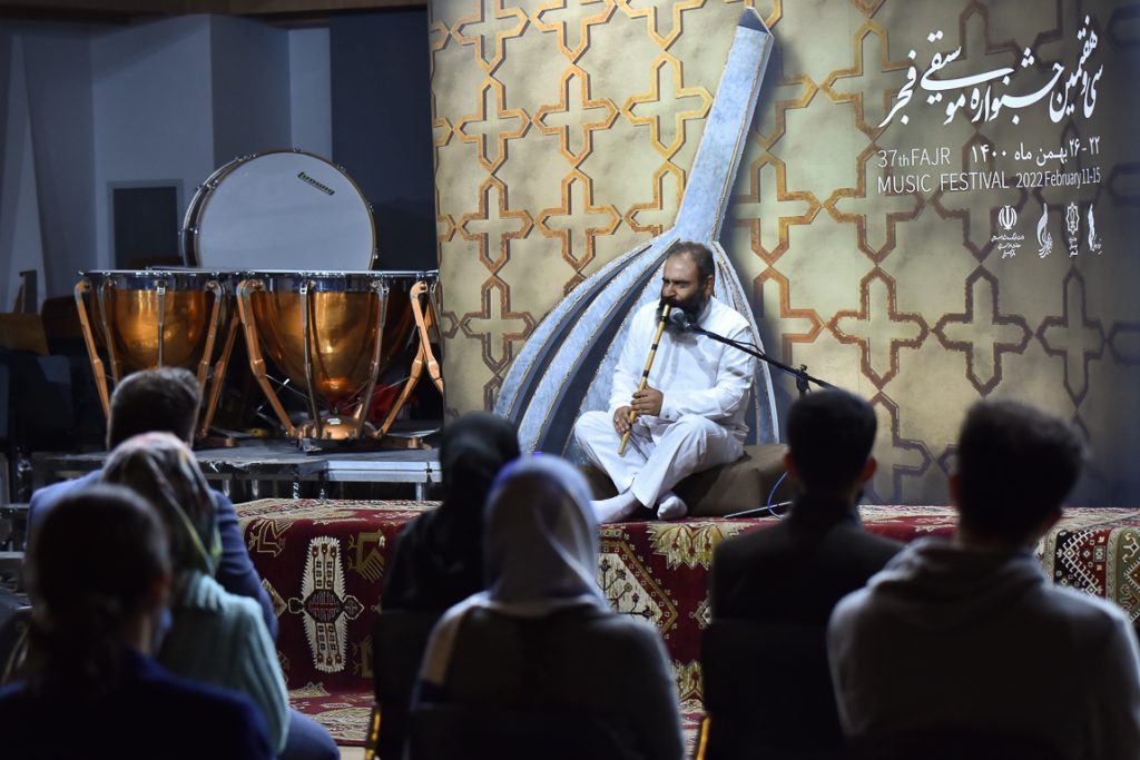 اجرای زمان خیری در شب حسن کسایی/سی و هفتمین جشنواره موسیقی فجر
