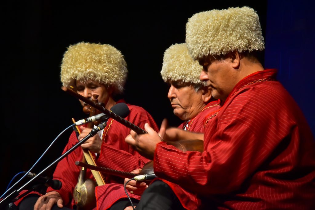 اجرای مقام ترکمنی(ابراهیم جرجانی)در سی و هفتمین جشنواره موسیقی فجر