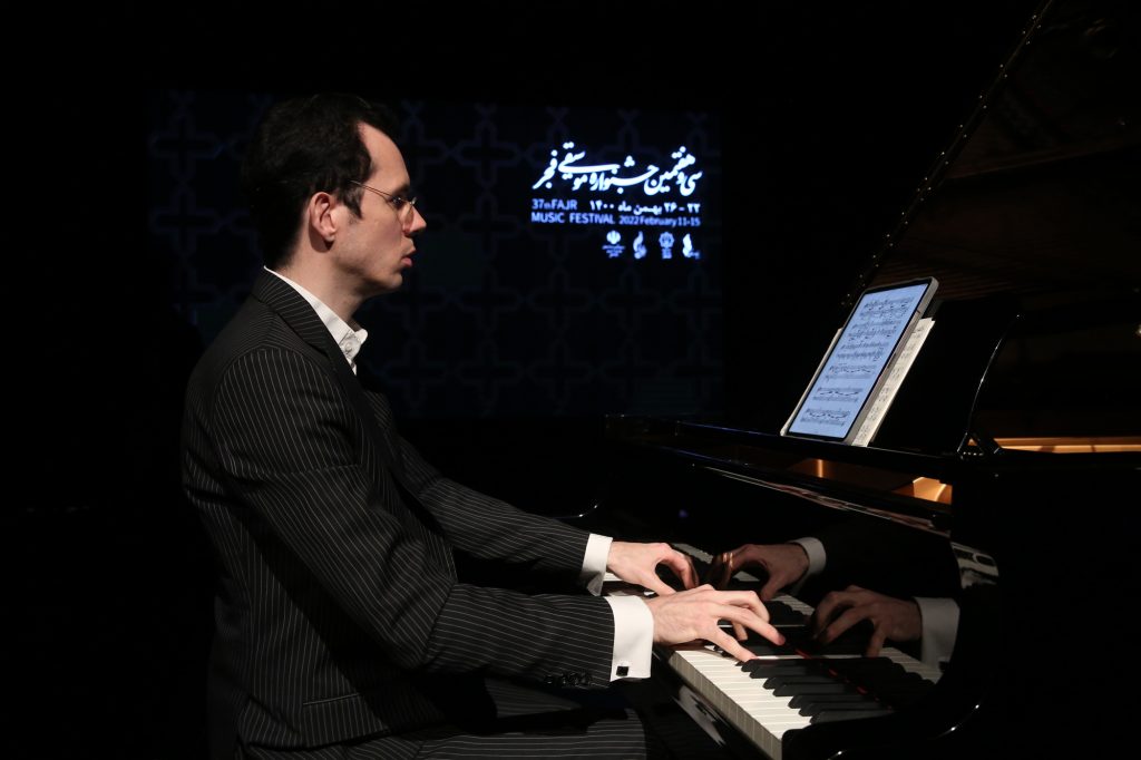 اجرای موریتس ارنست از آلمان در سی وهفتمین جشنواره موسیقی فجر