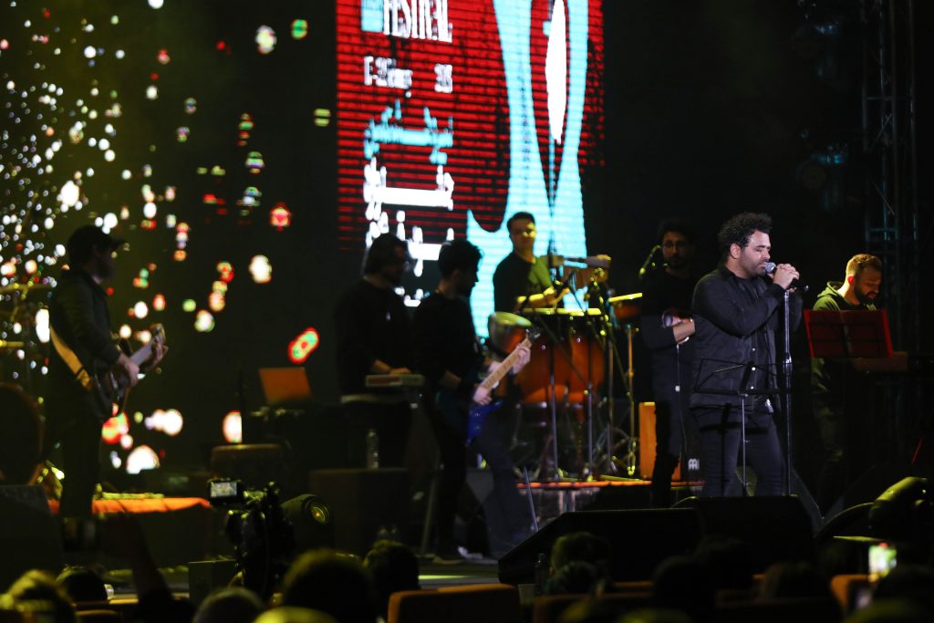 منتخب گزارش تصویری اجرای میثم ابراهیمی در سی و هشتمین جشنواره موسیقی فجر