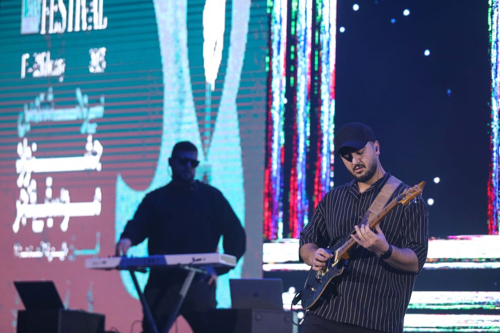 اجرای علی یاسینی در سی و هشتمین جشنواره موسیقی فجر