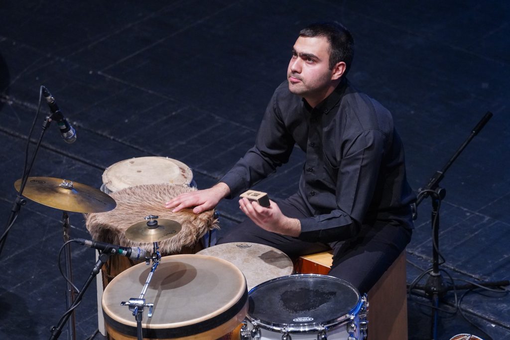 اجرای وحید اسداللهی در سی و هشتمین جشنواره موسیقی فجر
