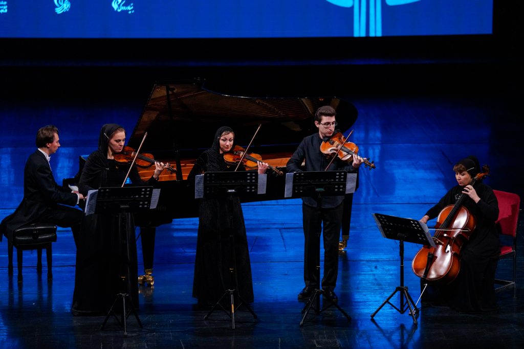 اجرای آنسامبل کنسرواتور سنت پترزبورگ در سی و هشتمین جشنواره موسیقی فجر