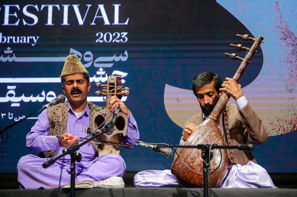 اجرای موسیقی سیستان و مازندران در سی و هشتمین جشنواره موسیقی فجر