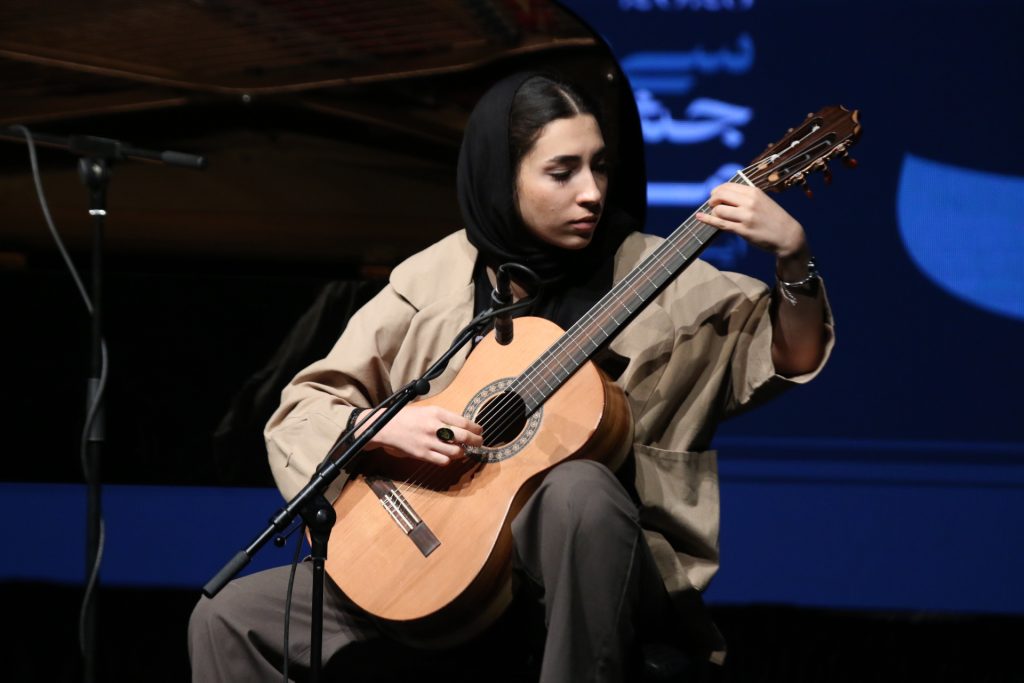 اجرای تکنوازی موسیقی کلاسیک(استعدادهای جوان)در سی و هشتمین جشنواره موسیقی فجر