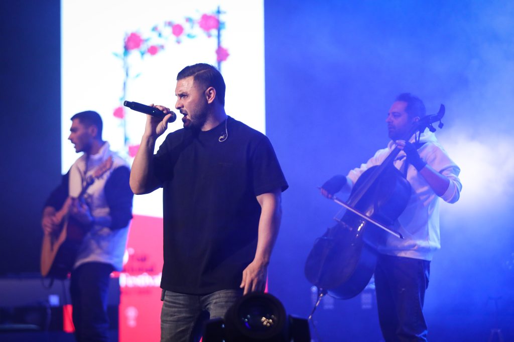 اجرای آرمین زارعی در سی و نهمین جشنواره بین المللی موسیقی فجر