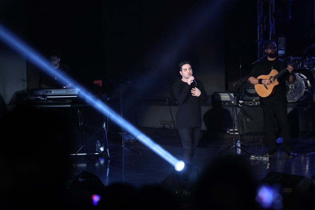 اجرای محسن یگانه در سی و نهمین جشنواره بین المللی موسیقی فجر