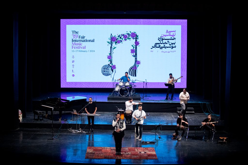 اجرای علی زند وکیلی در سی و نهمین جشنواره بین المللی موسیقی فجر