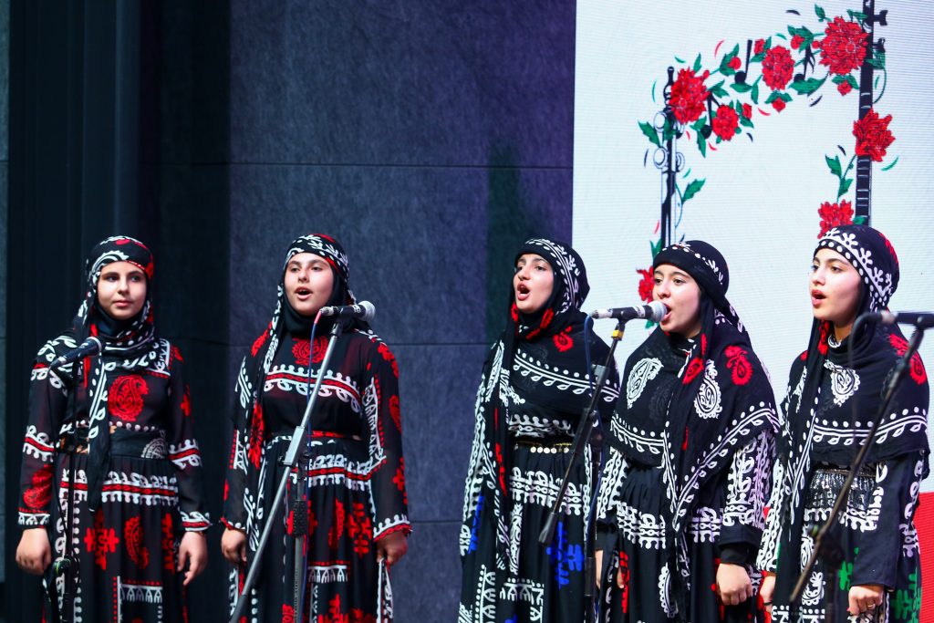 اجرای  گروه سرود رهروان در سی و نهمین جشنواره بین المللی موسیقی فجر