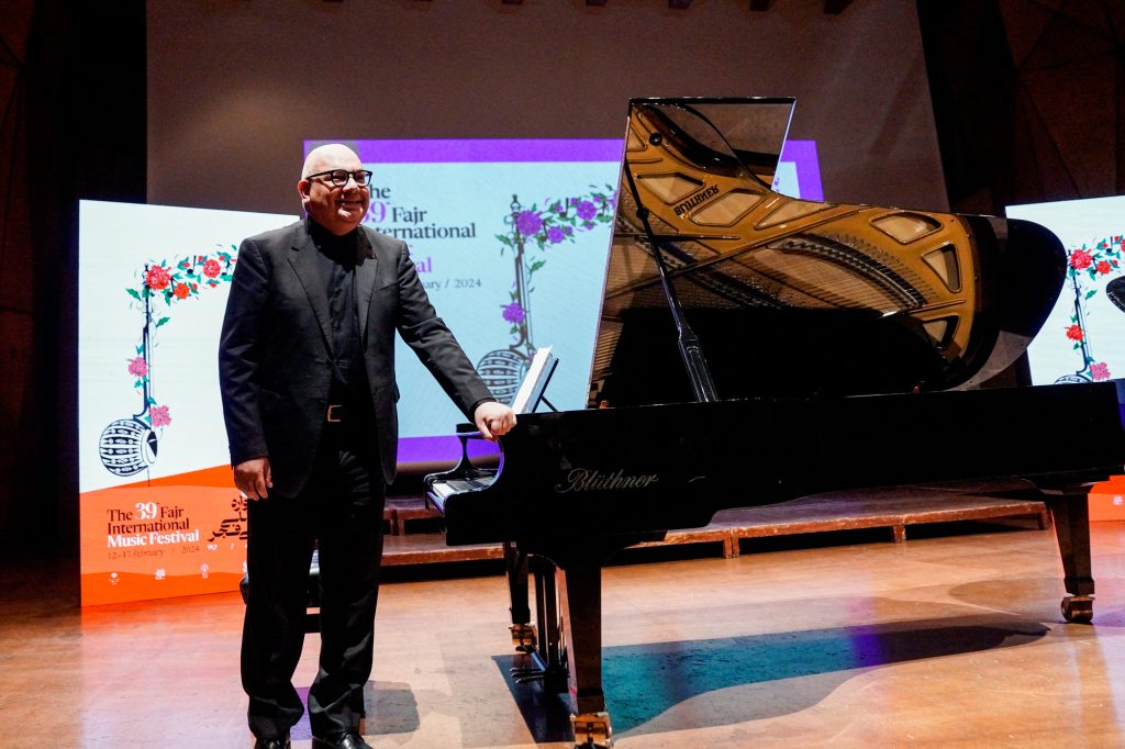 اجرای  شب مرتضی محجوبی در سی و نهمین جشنواره بین المللی موسیقی فجر