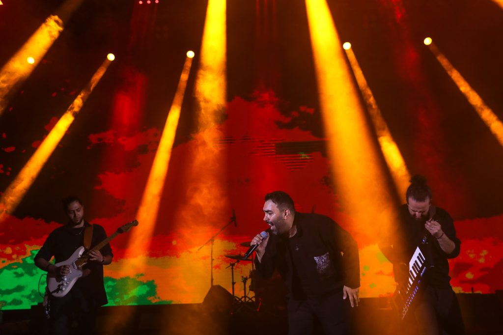 اجرای مسعود صادقلو در سی و نهمین جشنواره بین المللی موسیقی فجر